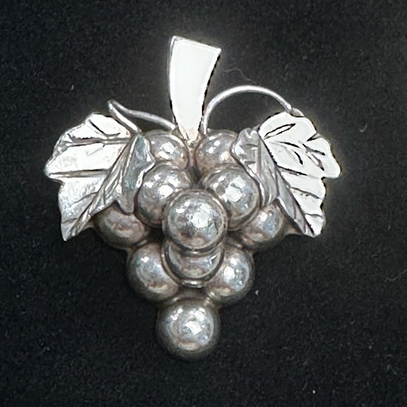 Vintage Taxco Mexico 925 Sterling Silver Grape Cluster Pendant - Picture 1 of 4